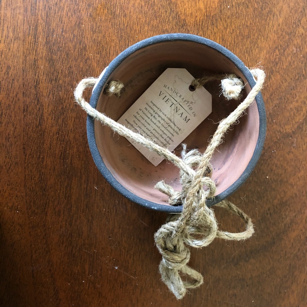 Hanging ceramic planter NWT